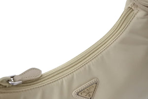 未使用 PRADA プラダ ハンドバッグ ワンショルダー ホーボー 2000年版 ナイロン 1NE515 ナイロン ベージュ 中古 65371 