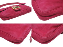 Load image into Gallery viewer, FENDI フェンディ マンマバケット ワンショルダーバッグ ラメ スエード レザー ショッキングピンク ゴールド金具 美品 中古 4b006540