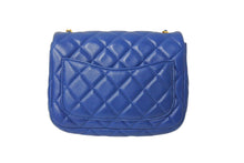 Load image into Gallery viewer, [USED/中古]CHANEL シャネル ショルダーバッグ ブルー ラムスキン ゴールド金具 Aランク 中古 65410