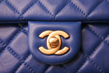 Load image into Gallery viewer, [USED/中古]CHANEL シャネル ショルダーバッグ ブルー ラムスキン ゴールド金具 Aランク 中古 65410