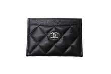 Load image into Gallery viewer, 新品同様 CHANEL シャネル カードケース ココマーク キャビアスキン シリアルランダム ブラック シルバー金具 中古 65417 正規品