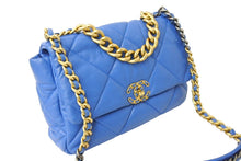 Load image into Gallery viewer, CHANEL シャネル シャネル19 ディズマフ マトラッセ 2WAY チェーン ショルダーバッグ 30番台 ライトブルー ラムスキン コンビ金具 ココマーク 美品 中古 65429