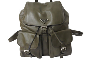 極美品 PRADA プラダ リュック デイパック トライアングルロゴ B2811L レザー シルバー金具 カーキ 中古 65474 
