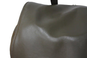 極美品 PRADA プラダ リュック デイパック トライアングルロゴ B2811L レザー シルバー金具 カーキ 中古 65474 