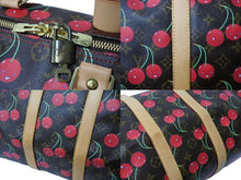 Load image into Gallery viewer, 極美品 LOUIS VUITTON ルイヴィトン キーポル 45 モノグラムチェリー 村上隆 ボストンバッグ ハンドバッグ レッド M95011 中古 65502