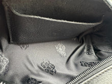 Load image into Gallery viewer, CHROME HEARTS クロムハーツ メガネケース ポーチ レザーブラック 美品 中古 65517