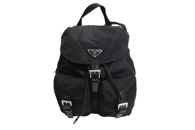 PRADA プラダ リュック デイパック トライアングルロゴ B6677 ブラックナイロン シルバー金具 美品 中古 65523 