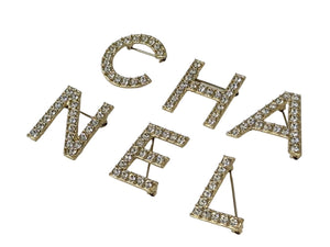 新品同様 CHANEL シャネル ロゴ ブローチ アルファベット6個セット ラインストーン AB1368 アクセサリー ゴールド金具 中古 65572
