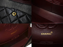 Load image into Gallery viewer, CHANEL シャネル チェーンショルダーバッグ ココマーク マトラッセ ラムスキン 2番台 1992年 ブラック ゴールド 美品 中古 65573