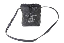 Load image into Gallery viewer, 極美品 LOUIS VUITTON ルイヴィトン モノグラムエクリプスフラグメント ナノバッグ ショルダーバッグ M43418 ブラック 中古 65583