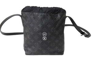 極美品 LOUIS VUITTON ルイヴィトン モノグラムエクリプスフラグメント ナノバッグ ショルダーバッグ M43418 ブラック 中古 65583