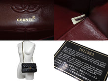 Load image into Gallery viewer, CHANEL シャネル チェーンショルダーバッグ Wフラップ マトラッセ 23cm ココマーク ラムスキン 1番台 ブラック ゴールド金具 美品 中古 65595