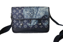 画像をギャラリービューアに読み込む, 極美品 LouisVuitton ルイヴィトン メッセンジャーPM ライオン モノグラム サバンナ ショルダーバッグ M54248 ネイビー 中古 65615