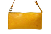 Load image into Gallery viewer, 極美品 LOUIS VUITTON ルイヴィトン エピ ポシェット アクセソワ―ル アクセサリーポーチ M52989 イエロー エピレザー ゴールド金具 中古 65629
