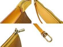 Load image into Gallery viewer, 極美品 LOUIS VUITTON ルイヴィトン エピ ポシェット アクセソワ―ル アクセサリーポーチ M52989 イエロー エピレザー ゴールド金具 中古 65629