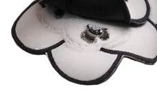 Load image into Gallery viewer, CHANEL シャネル ココマーク カメリアコサージュ ブローチ アクセサリー ラバー 11g ホワイト ブラック 美品 中古 65651