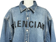 Load image into Gallery viewer, 極美品 BALENCIAGA バレンシアガ デニム ロゴ ワンピース ブルー 600150 トップス 半袖 刺繍 オーバーサイズ 2020年 サイズ38 中古 65735