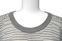 画像をギャラリービューアに読み込む, LOUIS VUITTON ルイヴィトン ニット セーター 2017年 LVロゴ金具 長袖 エピ柄 トップス サイズXL グレー 美品 中古 65758