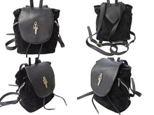 Load image into Gallery viewer, 極美品 CHROME HEARTS クロムハーツ イギー バックパック リュック レザー×925 ブラック×シルバー ラージダガー付き 中古 65769