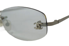 Load image into Gallery viewer, CHANEL シャネル サングラス ココマーク ノンフレーム サイズ54□19 130 グレー 美品 中古 65791