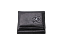 Load image into Gallery viewer, CHANEL シャネル 3つ折り財布 カメリア コンパクト 13番台 型番なし レザー シルバー金具 ブラック 美品 中古 65828