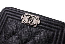 Load image into Gallery viewer, 極美品 CHANEL シャネル コインケース 財布 ボーイ ラウンドファスナー キャビアスキン A80602 シルバー金具 ブラック 美品 中古 65829