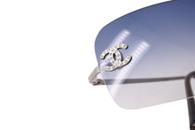 Load image into Gallery viewer, CHANEL シャネル サングラス ココマーク ラインストーン 4017-D シルバー金具 サイズ62□17 120 ブルー 美品 中古 65835