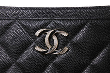 Load image into Gallery viewer, 極美品 CHANEL シャネル カードケース ココマーク ラインストーン マトラッセ ブラック キャビアスキン AP3343 中古 65844
