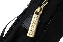 Load image into Gallery viewer, 極美品 CHANEL シャネル ミニショルダーバッグ ココマーク 8番台 ニュートラベルライン ナイロン ブラック ゴールド金具 中古 65920
