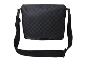 新品同様品 LOUIS VUITTON ルイヴィトン ショルダーバッグ ダニエルMM N58029 ダミエグラフィットブラック シルバー金具 中古 65926