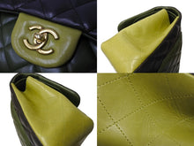 Load image into Gallery viewer, 極美品 CHANEL シャネル チェーンショルダーバッグ マトラッセ30cm 抹茶 京都 Wフラップラップ グリーン 18番台 中古 65935