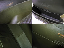 Load image into Gallery viewer, 極美品 CHANEL シャネル チェーンショルダーバッグ マトラッセ30cm 抹茶 京都 Wフラップラップ グリーン 18番台 中古 65935