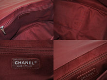 Load image into Gallery viewer, CHANEL シャネル チェーンショルダーバッグ ココマーク 14番台 フランス製 キャビアスキン レッド シルバー金具 良品 中古 65937