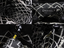 Load image into Gallery viewer, CHANEL シャネル エッセンシャル ハンドバッグ 12番台 A46880 ラムスキン ロゴ ブラック シルバー金具 美品 中古 65939