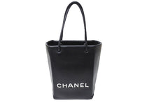 Load image into Gallery viewer, CHANEL シャネル エッセンシャル ハンドバッグ 12番台 A46880 ラムスキン ロゴ ブラック シルバー金具 美品 中古 65939