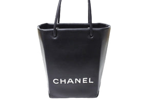CHANEL シャネル エッセンシャル ハンドバッグ 12番台 A46880 ラムスキン ロゴ ブラック シルバー金具 美品 中古 65939