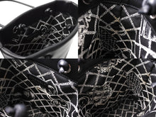 Load image into Gallery viewer, CHANEL シャネル エッセンシャル ハンドバッグ 12番台 A46880 ラムスキン ロゴ ブラック シルバー金具 美品 中古 65939