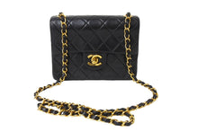 Load image into Gallery viewer, CHANEL シャネル ミニマトラッセ チェーンショルダーバッグ 3番台 1995年 ラムスキン ブラック ゴールド金具 美品 中古 66002