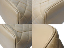 Load image into Gallery viewer, 極美品 CHANEL シャネル 復刻トート 10番台 ハンドバッグ ココマーク キャビアスキン ベージュ ゴールド金具 中古 66011