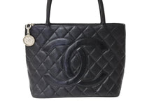 Load image into Gallery viewer, CHANEL シャネル 復刻トートバッグ ハンドバッグ 6番台 グレインドカーフスキン ブラック シルバー金具 美品 中古 66012