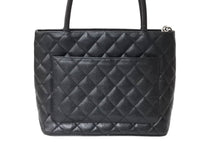Load image into Gallery viewer, CHANEL シャネル 復刻トートバッグ ハンドバッグ 6番台 グレインドカーフスキン ブラック シルバー金具 美品 中古 66012