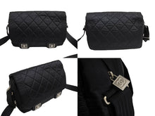 Load image into Gallery viewer, CHANEL シャネル メッセンジャーバッグ スポーツライン 10番台 ブラック 美品 中古 66014