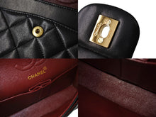 Load image into Gallery viewer, 極美品 CHANEL シャネル チェーンショルダーバッグ マトラッセ23 Wフラップ ラムスキン 2番台 ブラック ゴールド 中古 66029