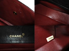 Load image into Gallery viewer, CHANEL シャネル チェーンショルダーバッグ マトラッセ23 ポーチ付き 1番台 ラムスキン ブラック ゴールド金具 美品 中古 66030