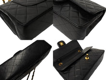 Load image into Gallery viewer, 極美品 CHANEL シャネル Wフラップ マトラッセ25 チェーンショルダーバッグ ラムスキン 3番台 ブラック ゴールド金具 中古 66031