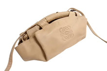 Load image into Gallery viewer, LOEWE ロエベ ナッパアイレ アナグラム 2WAY ショルダーバッグ ハンドバッグ 060802 天然皮革 ベージュ 美品 中古 66061
