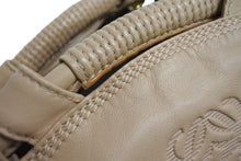 Load image into Gallery viewer, LOEWE ロエベ ナッパアイレ アナグラム 2WAY ショルダーバッグ ハンドバッグ 060802 天然皮革 ベージュ 美品 中古 66061