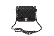 Load image into Gallery viewer, CHANEL シャネル ショルダーバッグ ミニマトラッセ ソフトキャビア チェーンショルダー 17番台 17cm シルバー金具 美品 中古 66099