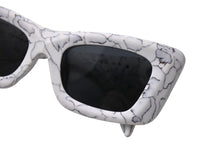 Load image into Gallery viewer, PRADA プラダ キャットアイ サングラス メガネ SPR13Z-F イタリア製 プラスチック ホワイト サイズ52□20 美品 中古 66127