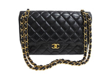 Load image into Gallery viewer, 極美品 CHANEL シャネル チェーンショルダーバッグ ラムスキン マトラッセ30 Wフラップ ブラックゴールド金具 24番台 中古 66164